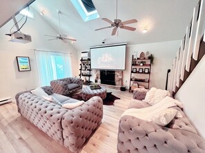 Smart-TV, Kamin, Tischfußball