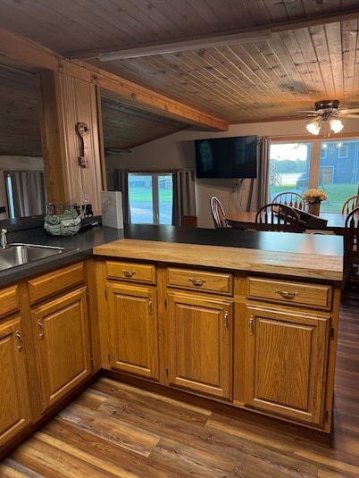 Freshly Remodeled - 3 BR Home near Thornapple Lake public boat launch