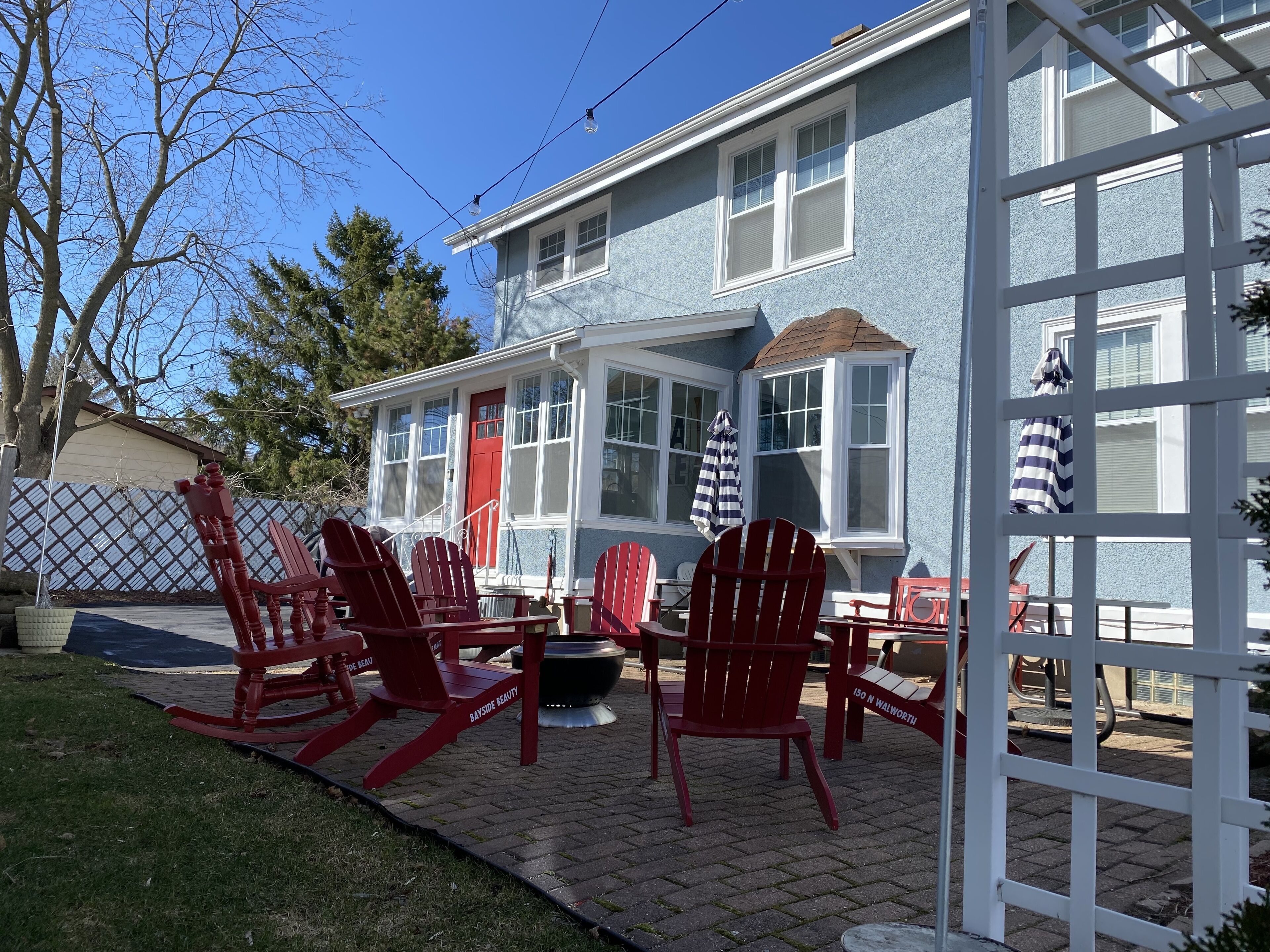 Downtown Williams Bay.  Full house walk to restaurants, ice cream, bars & coffee