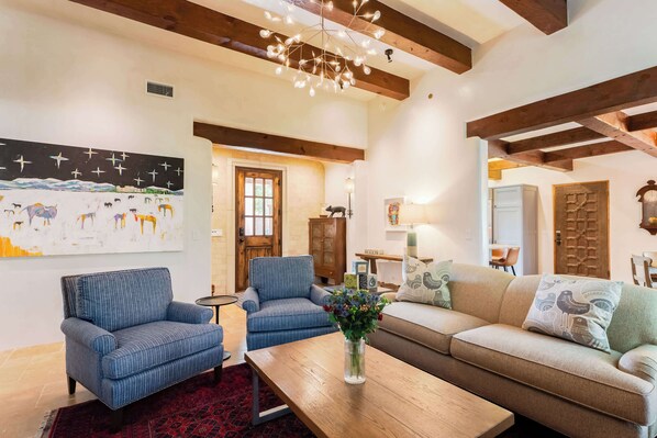 TV, fireplace, offices - Alameda Escondido - Luxury Adobe, Walk Everywhere (Santa Fe)