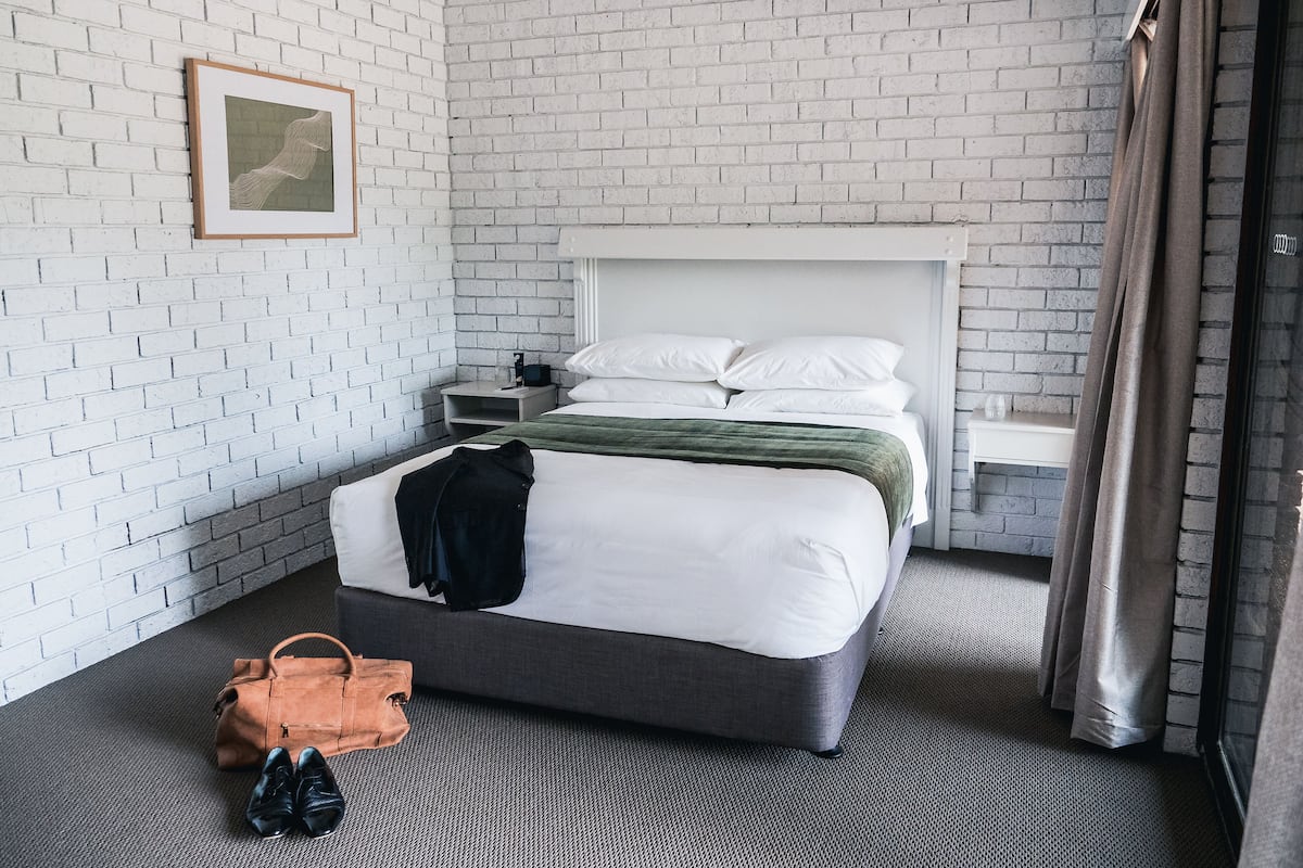 Family Suite - Queen & Twin Single | 1 bedroom, in-room safe, desk, laptop workspace