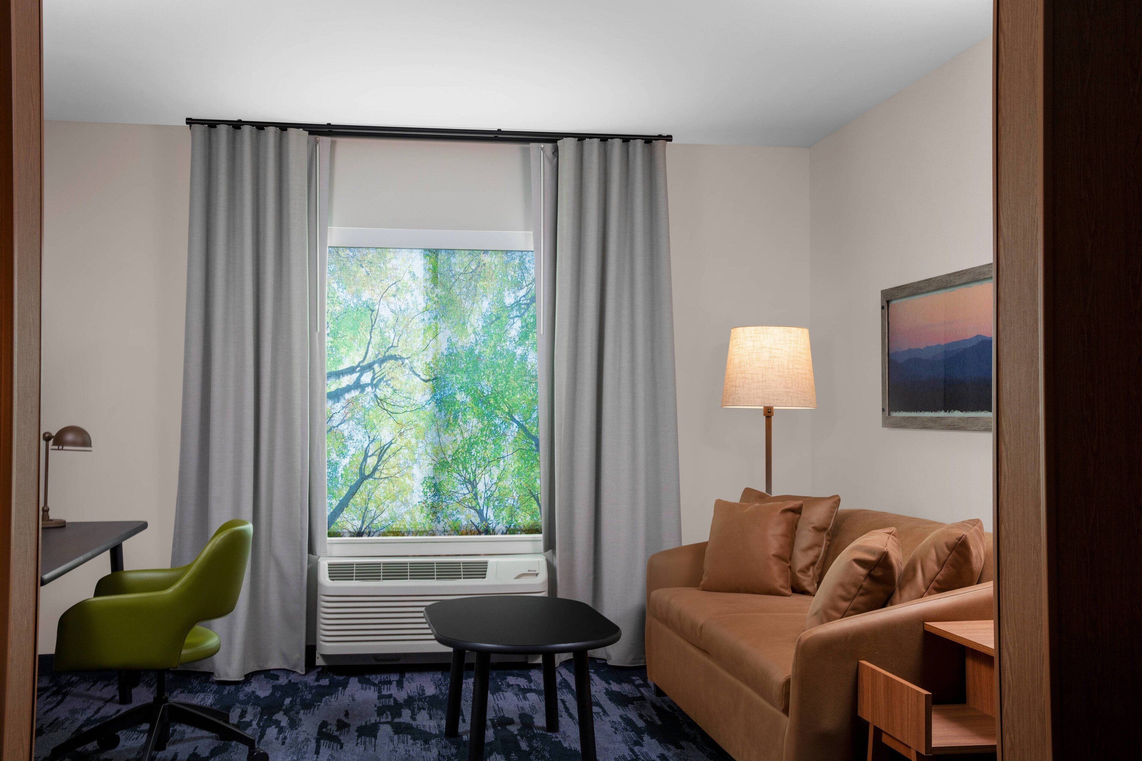 executive suite, 1 king bed | living area | flat-screen tv