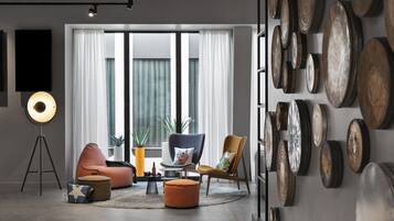 Sala de estar en el lobby