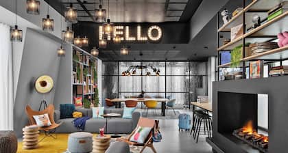 Moxy Lyon Airport