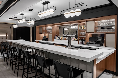 Bar (on property). Four Points by Sheraton Flushing