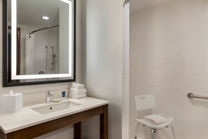 Dusche, Regendusche, kostenlose Toilettenartikel, Haartrockner