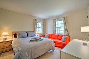5 bedrooms, iron/ironing board, travel cot, Internet - Chic Dover Home w/ Hot Tub: 1 Mi to Golf! (West Dover)