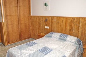 3 Schlafzimmer, Bügeleisen/Bügelbrett, WLAN, Bettwäsche