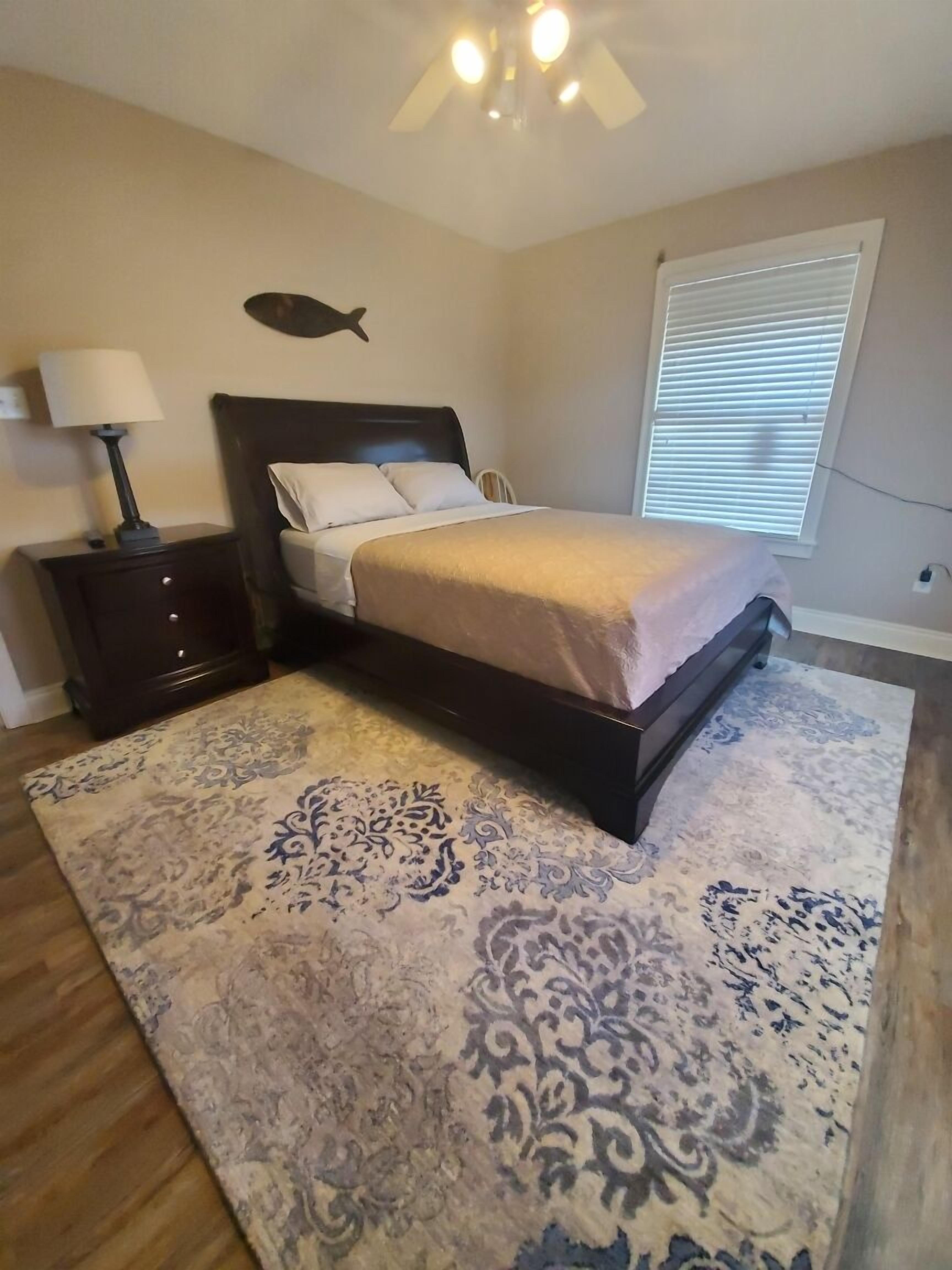 Lakefront Home "The Red Crab"