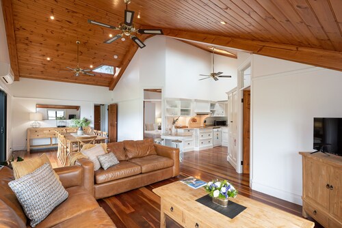 Modern country chic amongst the vines in the Hunter Valley