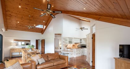 Modern country chic amongst the vines in the Hunter Valley