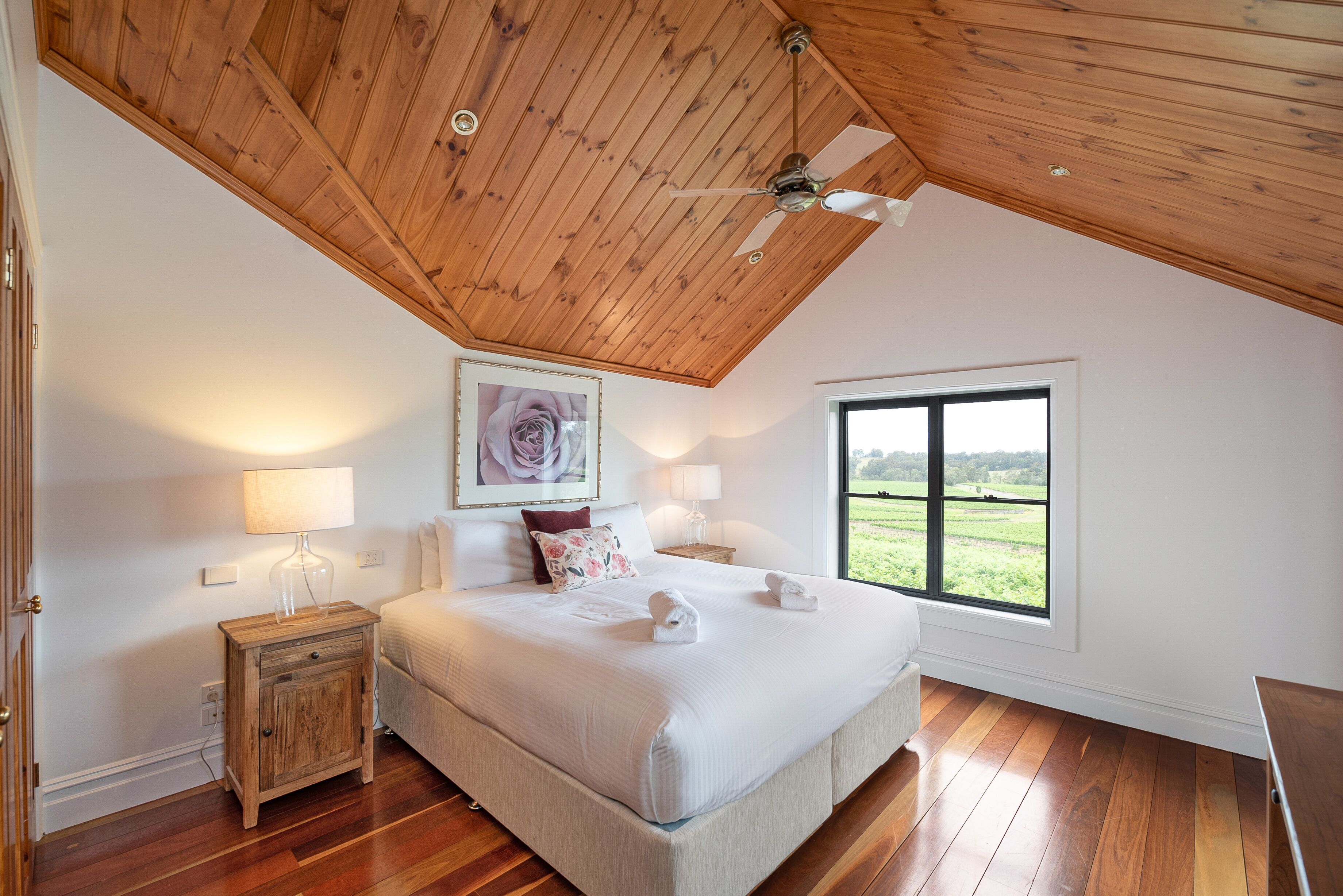 Rustic charm amongst the vines in Pokolbin — image 16