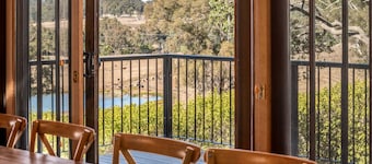 Modern country chic amongst the vines in the Hunter Valley