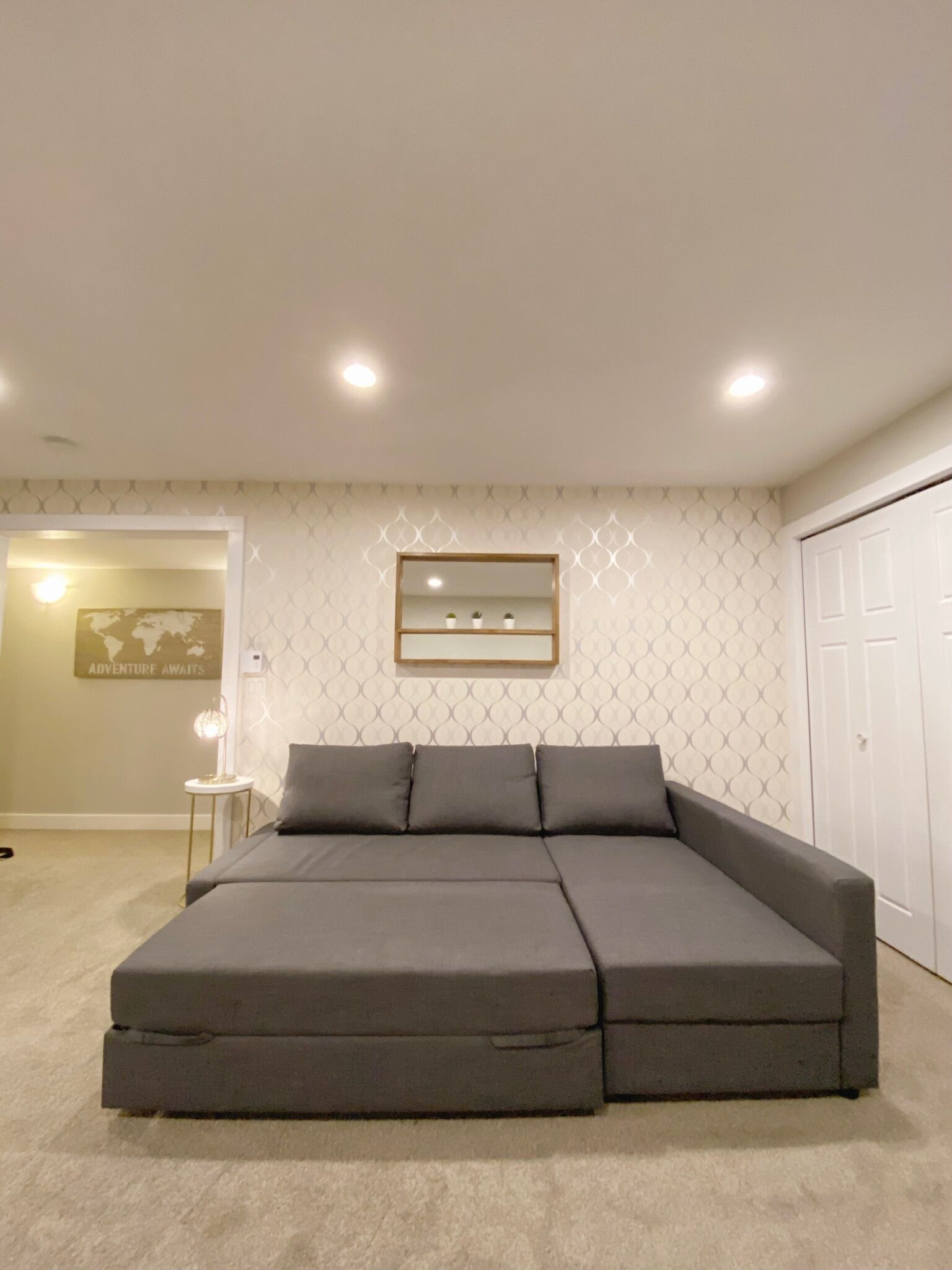 Modern Executive 2 bedroom Suite (sleeps 6)