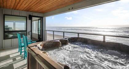 Extraordinary Beach and Oceanfront Views, Pet Friendly, Hot Tub & Fire-Pit, Luxury