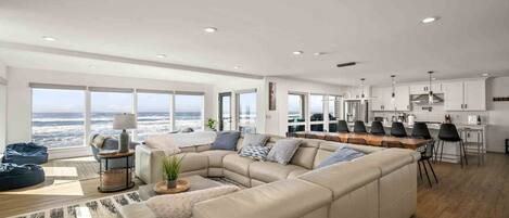 Televisión, chimenea y futbolito