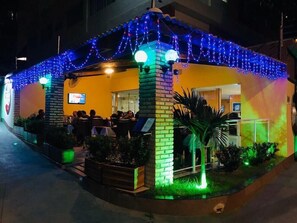 Outdoor dining - Alfinin Hotel de Praia (Fortaleza)