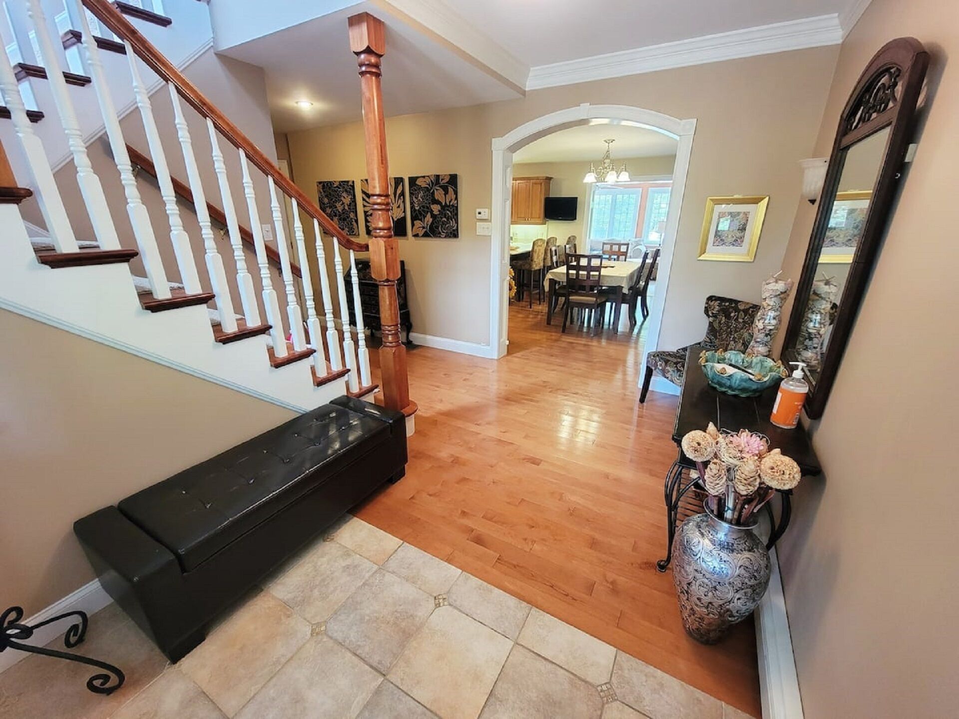 Exceptional mid-Cape oasis with many amenities!