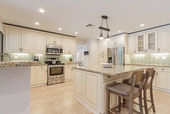 Fridge, dishwasher, coffee/tea maker