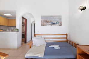 2 bedrooms, iron/ironing board, bed sheets
