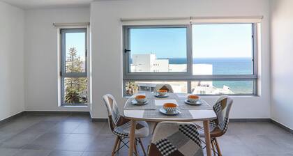 Apartment Torre Invicta 6ºC - Vista Mar with Sea View, Pool, A/C, Wi-Fi, Garden & Balcony