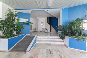 Interior - Torre Invicta 6th Floor Apartment – Sea View, Pool, A/C, Wi-Fi & Balcony (Armação de Pêra)