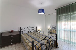 1 Schlafzimmer, Bügeleisen/Bügelbrett, Bettwäsche