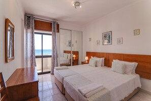 1 bedroom, iron/ironing board, bed sheets - Apt. Torre Sol 4th 6 – Beachfront, A/C, Pool (Armação de Pêra)