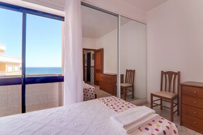 1 bedroom, iron/ironing board, bed sheets - Apt. Torre Sol 4th7 – Beachfront, A/C, Pool (Armação de Pêra)