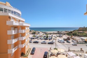 Exterior - Apt. Torre Sol 4th7 – Beachfront, A/C, Pool (Armação de Pêra)