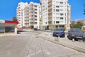 Exterior - Apartment Nau Bérrio 5ºD - Vista Mar with A/C, Wi-Fi, Garden & Balcony (Armação de Pêra)