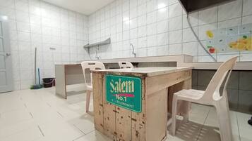 Kamar Double, kamar mandi umum | Dapur pribadi