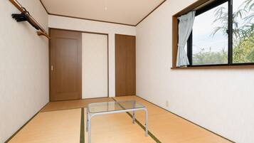 Chambre Triple Tradition, fumeurs (Japanese Style, 3 Guests) | Wi-Fi gratuit, draps fournis