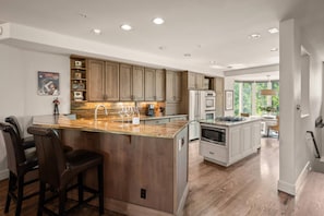 Fridge, microwave, stovetop, dishwasher