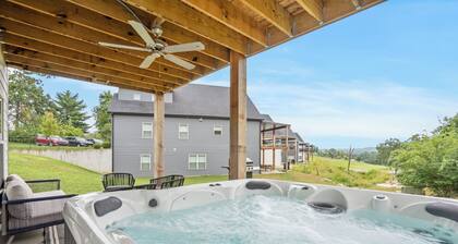 Gorgeous Reunion Lodge with 2 Decks + Patio, Resrot Amenities, Ticket & Golf Deals!