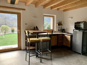 Frigorífic, microones, forn i placa de cuina 