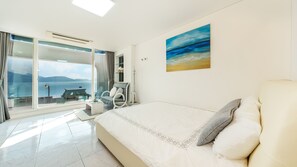 Basic Room, 1 Bedroom (Tosca105(Ocean view)) | 1 bedroom, free WiFi - Namhae Opera House Pension (Namhae)