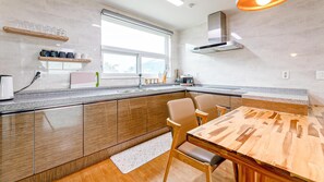 3 bedrooms, free WiFi - Jeju Jongdal Private Pension (Jeju City)