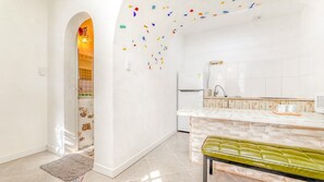 Basic Room, 1 Bedroom (eunbangul)