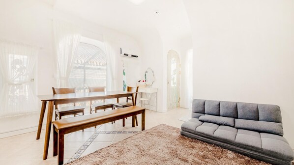 Room - Ganghwa Yasaenghwacafe Pension (Incheon)