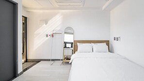 Basic Room, 1 Bedroom (301) - Yeosu Nangmanstay Pension (Yeosu)