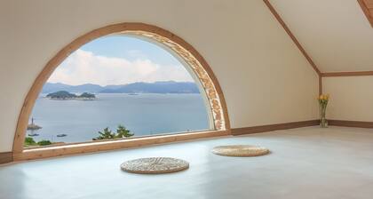 Yeosu Dulggot Pension