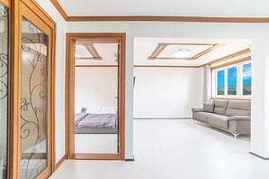 1 bedroom, free WiFi - Geoje Flora Pension (Geoje)