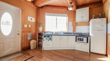 Basic Room, 1 Bedroom (bootkkot) | 1 bedroom, free WiFi