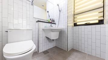 Basic Room, 1 Bedroom (203) | 1 bilik tidur, Wi-fi percuma
