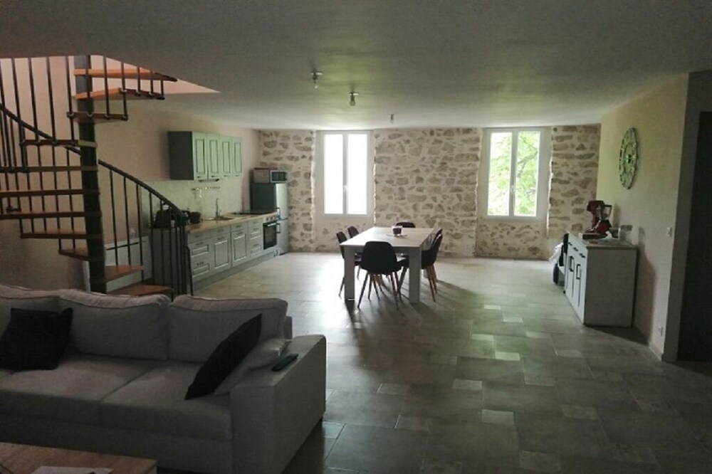 Maison 4/6 Personnes à Claviers, Village Perché du Var