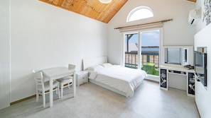 Basic Room, 1 Bedroom (Sooljanebichin) | 1 bedroom, free WiFi - Gangneung Five Moon Pension (Gangneung)