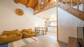 Basic Room, 1 Bedroom (103) | 1 bedroom, free WiFi - Gapyeong Botanical Pension (Gapyeong)