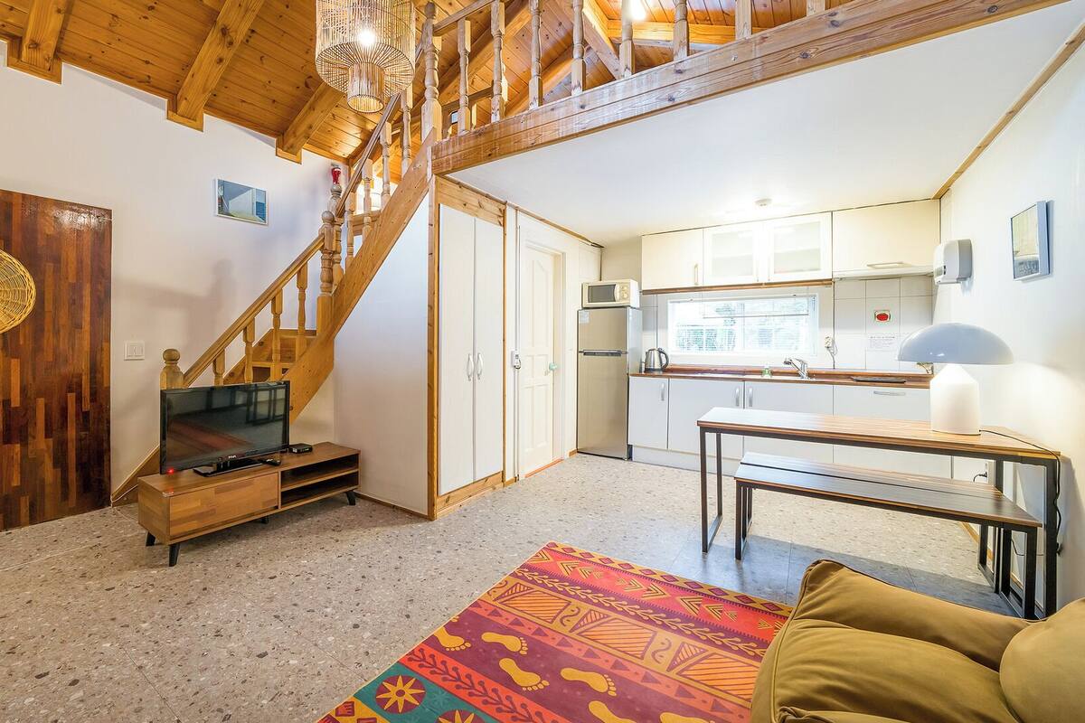 Basic Room, 1 Bedroom (102) | 1 bedroom, free WiFi