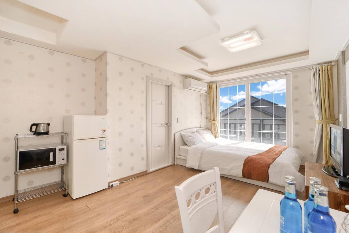 Basic Room, 1 Bedroom (Couple A ( F2 )) | 1 bilik tidur, Wi-fi percuma 